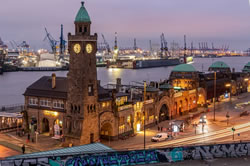 Der Hafen in Hamburg ist eine der Attraktionen in Deutschland